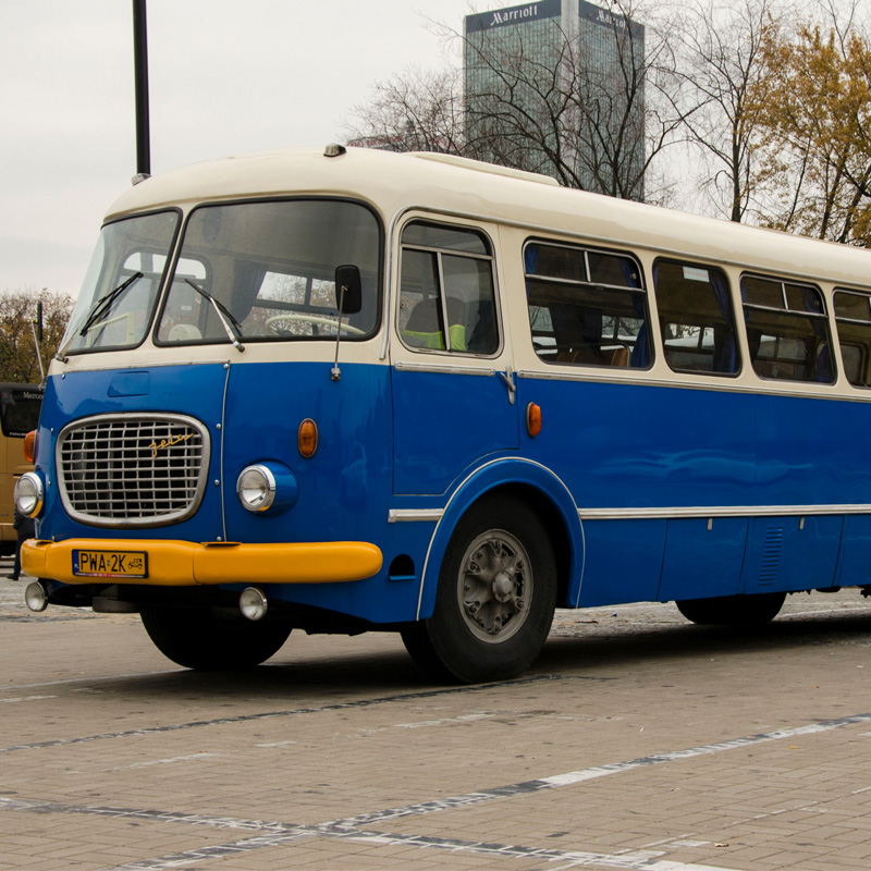 Wynajem zabytkowego autobusu z czasów PRL - Warszawa - Gigafun